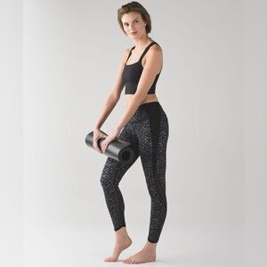 Lululemon Featherlight Light 7/8 Tight, Iridescent Multi Black Luxtreme, 10